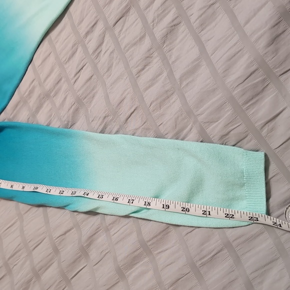 Tommy Hilfiger Ombre V-Neck Sweater - Picture 6 of 9